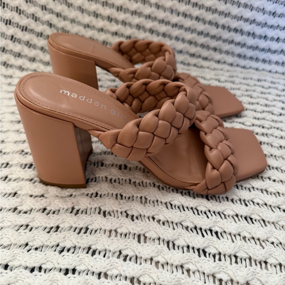 MADDEN GIRL Block Heel Braided Strap Tan Beige Spring Summer Sandal Shoe Sz 7.5 - Picture 4 of 8